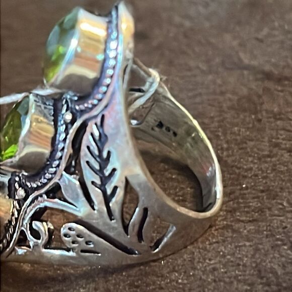 Gorgeous 3 Stone Floral Peridot Ring in Sterling Silver Sz 6 - Picture 7 of 10